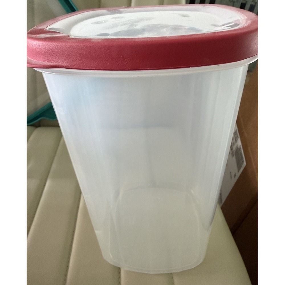 Rubbermaid Servin' Saver 4.5 Qt (556F) Tall Bread Storage Canister w/Red Lid